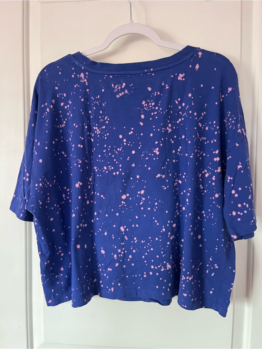 Los Angeles Rams Blue Graphic Tee with Pink Splatter - Picture 3 of 5